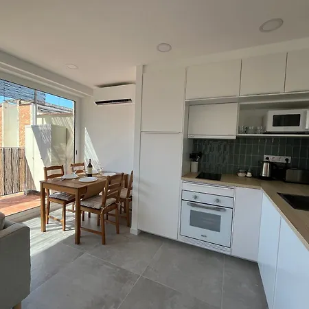 Apartamento Atico Nuevo 2 Hab, 15 ' Sagrada Familia 22' Bcn Centro *